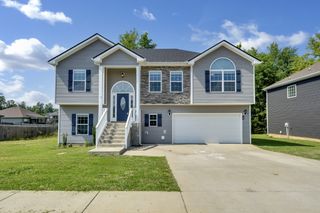 705 Tidwell Dr, Clarksville, TN 37042
