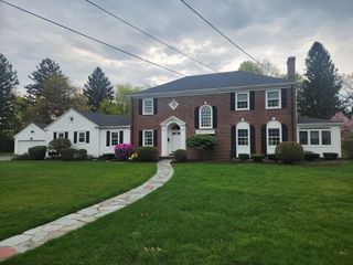 30 Thorny Lea Ter, Brockton, MA 02301