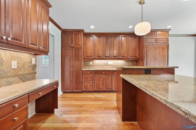 1810 Ballard Drive SE, Huntsville, AL 35801
