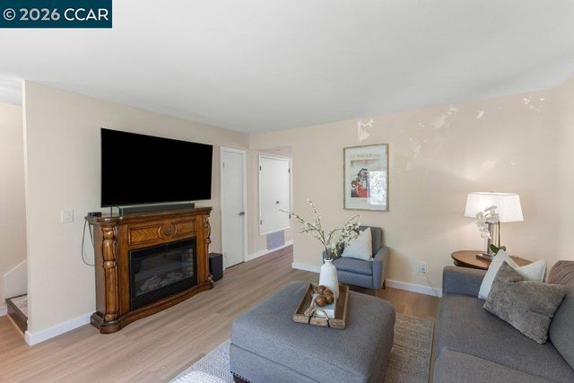 4308 Saint Charles Pl, Concord, CA 94521