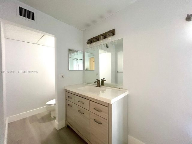 645 Executive Center Dr R101, West Palm Beach, FL 33401