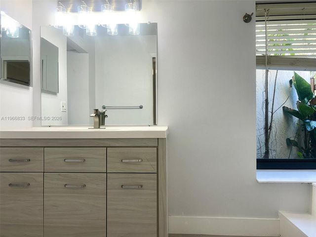 645 Executive Center Dr R101, West Palm Beach, FL 33401