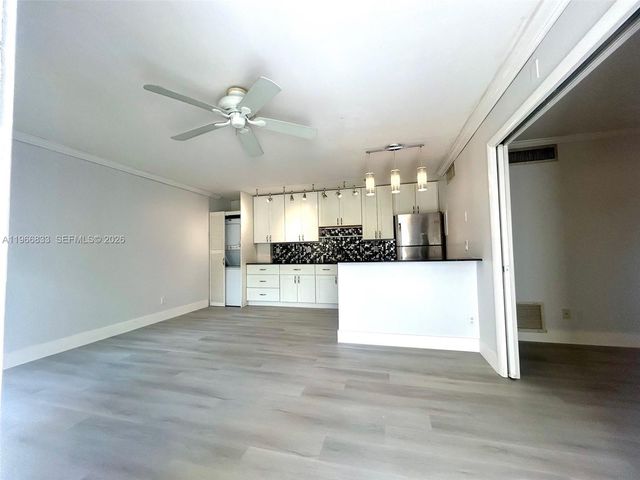 645 Executive Center Dr R101, West Palm Beach, FL 33401