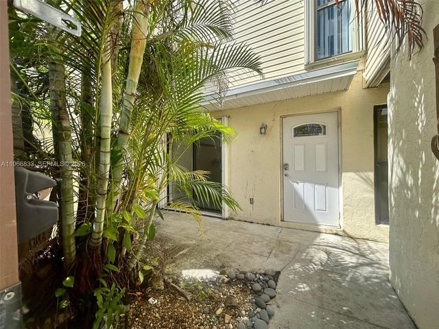 645 Executive Center Dr R101, West Palm Beach, FL 33401