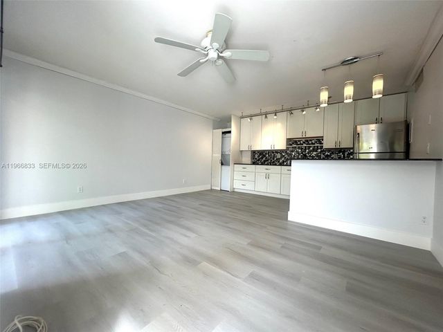 645 Executive Center Dr R101, West Palm Beach, FL 33401