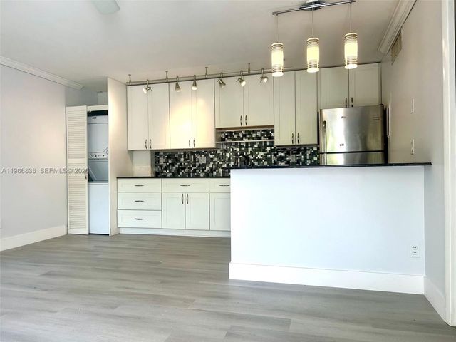 645 Executive Center Dr R101, West Palm Beach, FL 33401