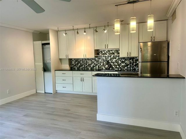 645 Executive Center Dr R101, West Palm Beach, FL 33401