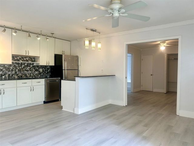 645 Executive Center Dr R101, West Palm Beach, FL 33401