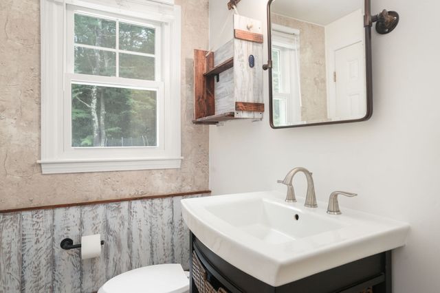 22 Townsend Dr, West Boylston, MA 01583