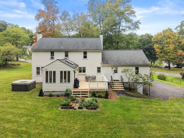 22 Townsend Dr, West Boylston, MA 01583