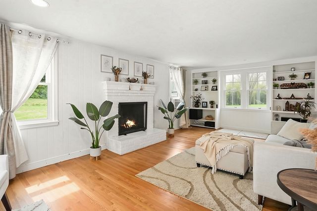 22 Townsend Dr, West Boylston, MA 01583