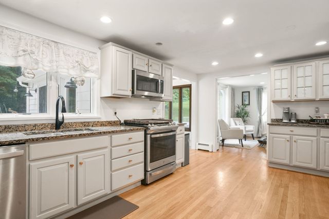 22 Townsend Dr, West Boylston, MA 01583