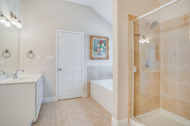 16 Serenade CIR, Wimberley, TX 78676