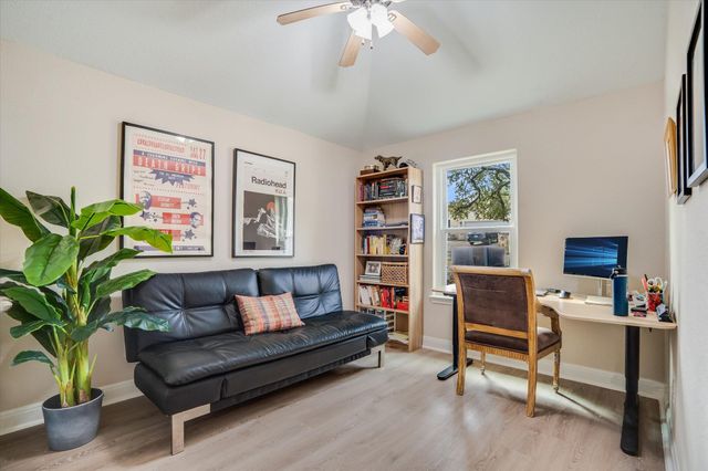 16 Serenade CIR, Wimberley, TX 78676