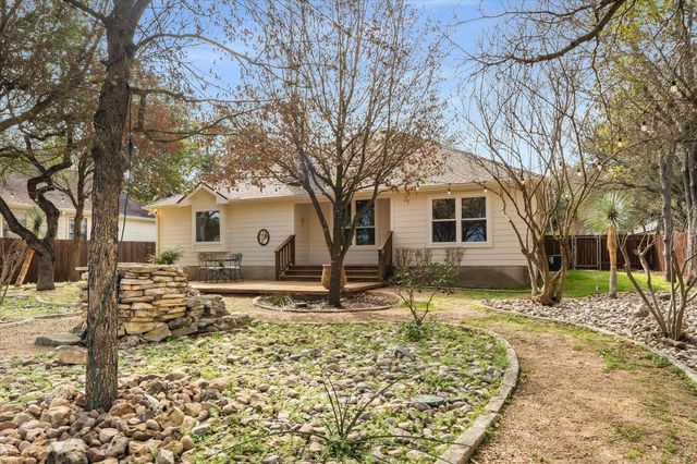 16 Serenade CIR, Wimberley, TX 78676