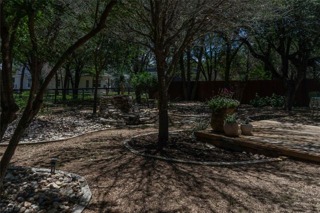 16 Serenade CIR, Wimberley, TX 78676