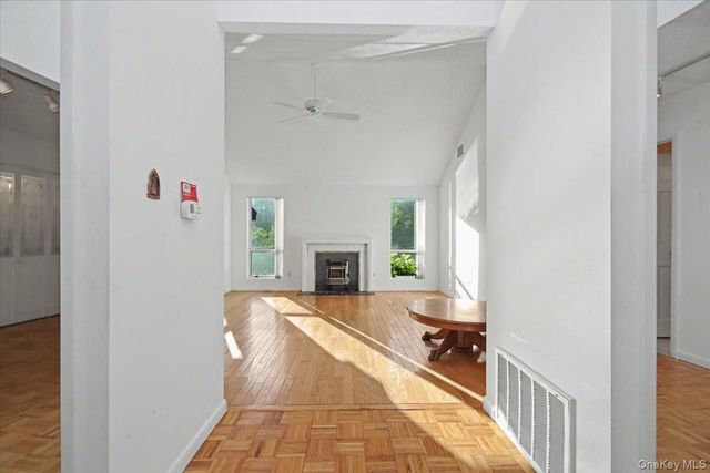 35 North Loop, Rhinebeck, NY 12572