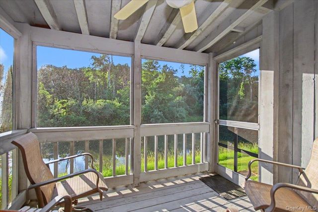 35 North Loop, Rhinebeck, NY 12572
