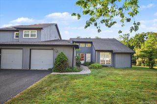 35 North Loop, Rhinebeck, NY 12572