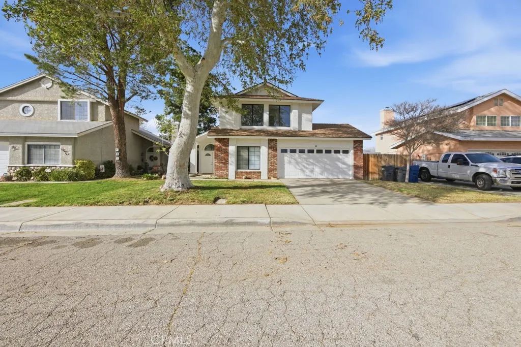 647 E Jenner Street, Lancaster, CA 93535