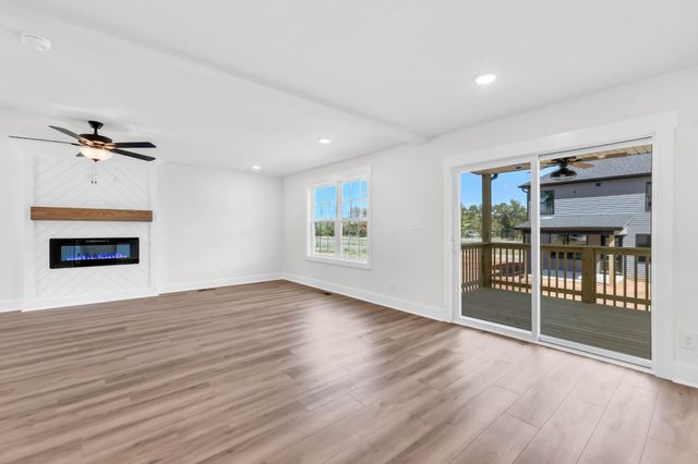 307 Switchgrass Dr, Clarksville, TN 37042