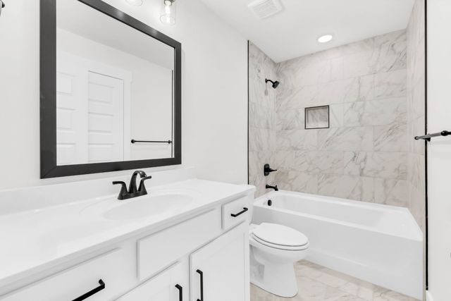 307 Switchgrass Dr, Clarksville, TN 37042