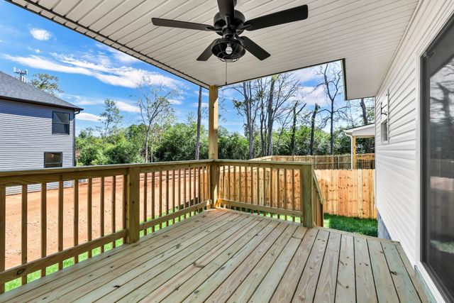 307 Switchgrass Dr, Clarksville, TN 37042