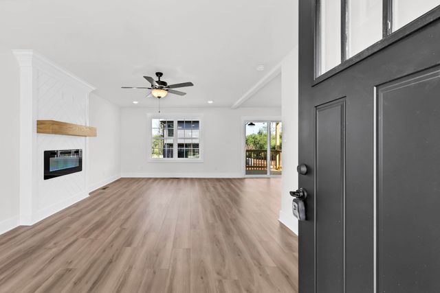 307 Switchgrass Dr, Clarksville, TN 37042