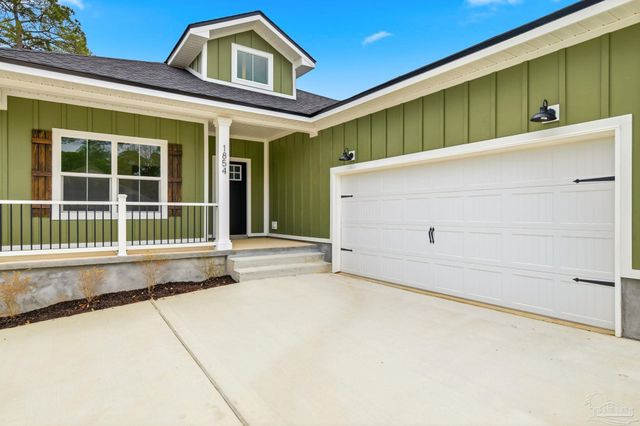 1854 Wheeler Dr, Gulf Breeze, FL 32563