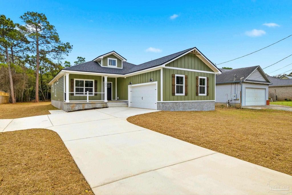 1854 Wheeler Dr, Gulf Breeze, FL 32563