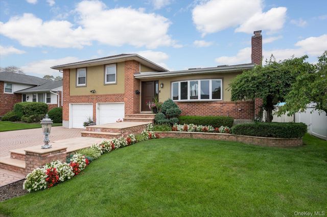 1118 Howard Drive, Westbury, NY 11590