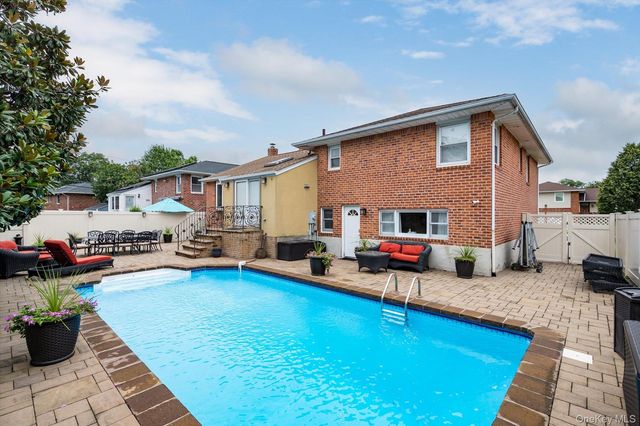 1118 Howard Drive, Westbury, NY 11590