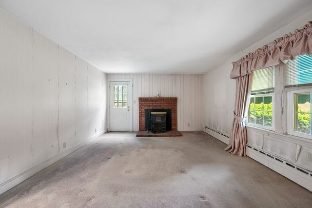 211 Sewall St, Boylston, MA 01505