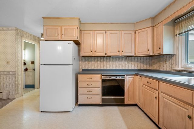 211 Sewall St, Boylston, MA 01505