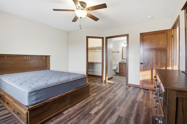 465 Meadowview Court, Paynesville, MN 56362