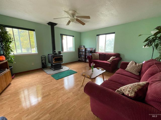 3301 SW Smith Rd, Mountain Home, ID 83647