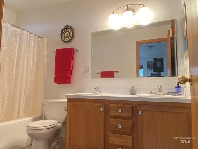3301 SW Smith Rd, Mountain Home, ID 83647