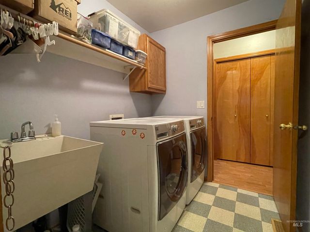 3301 SW Smith Rd, Mountain Home, ID 83647