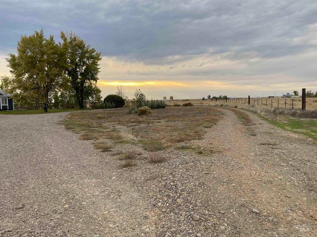 3301 SW Smith Rd, Mountain Home, ID 83647