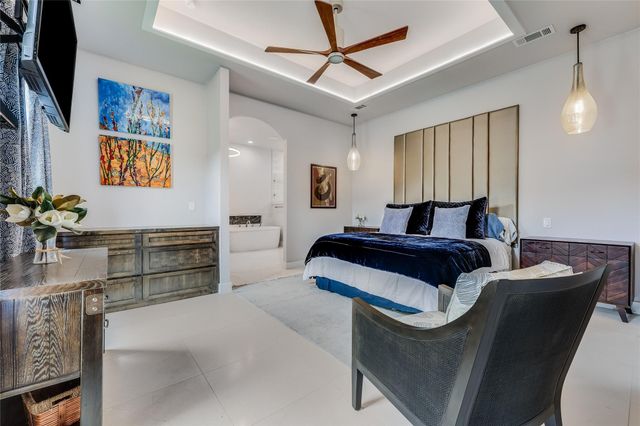 7710 Ladera TRL, Jonestown, TX 78645
