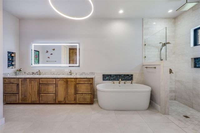 7710 Ladera TRL, Jonestown, TX 78645