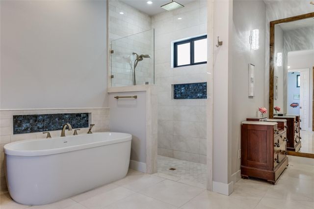 7710 Ladera TRL, Jonestown, TX 78645