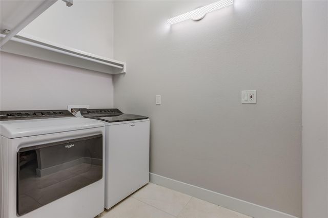 7710 Ladera TRL, Jonestown, TX 78645