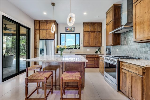 7710 Ladera TRL, Jonestown, TX 78645