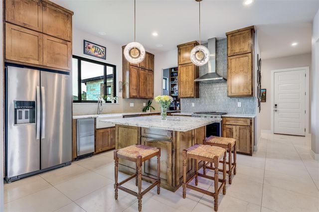 7710 Ladera TRL, Jonestown, TX 78645