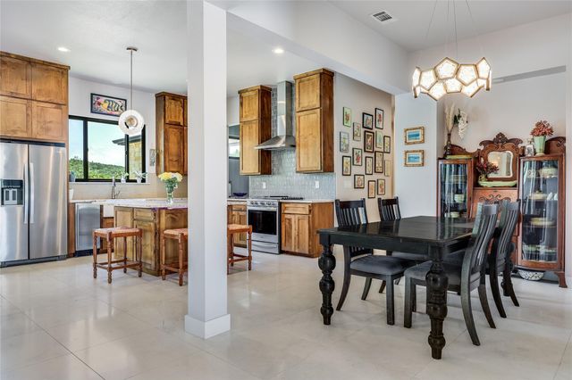 7710 Ladera TRL, Jonestown, TX 78645