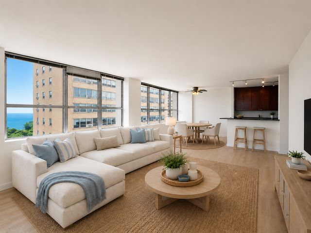 655 W Irving Park Road 1502, Chicago, IL 60613