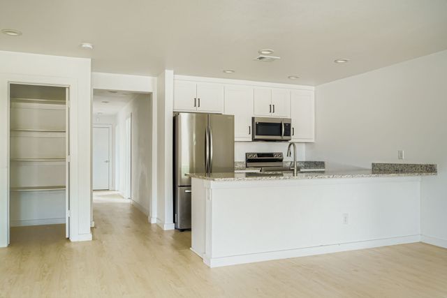 304 Thomas Street, Terrell, TX 75160