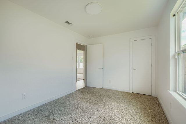 304 Thomas Street, Terrell, TX 75160