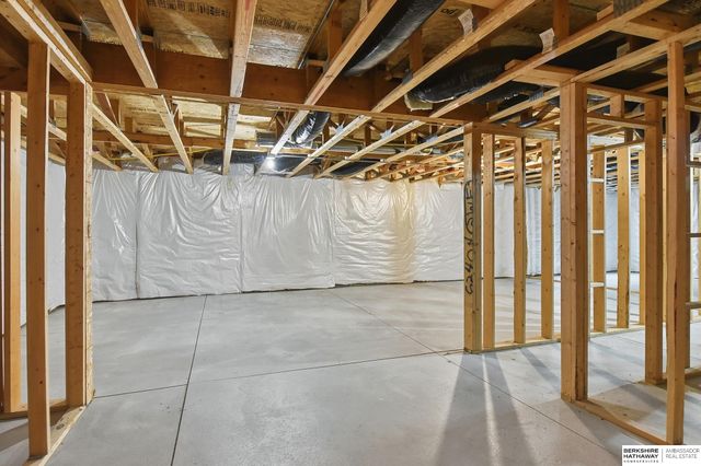 19374 Blaine Street, Omaha, NE 68135